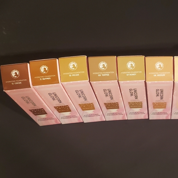 **3PACK** Unicorn Glow Hydrating Foundation- 12 Cocoa - Picture 2 of 3